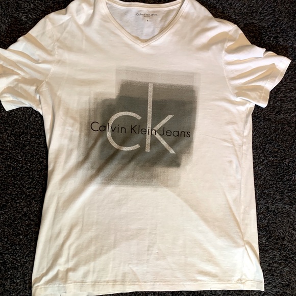 Mens Calvin Klein V-neck T-shirt - Picture 1 of 5